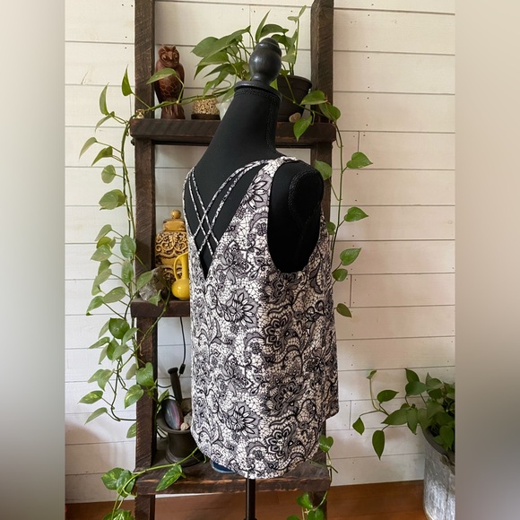 Express: Stained Glass Chic Women's Lace Blouse - Black and White - Picture 14 of 17